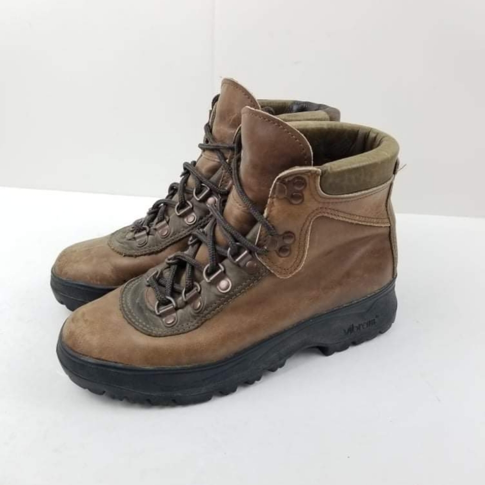 Danner Women's Brown leather GORE-TEX Size 7.5 M